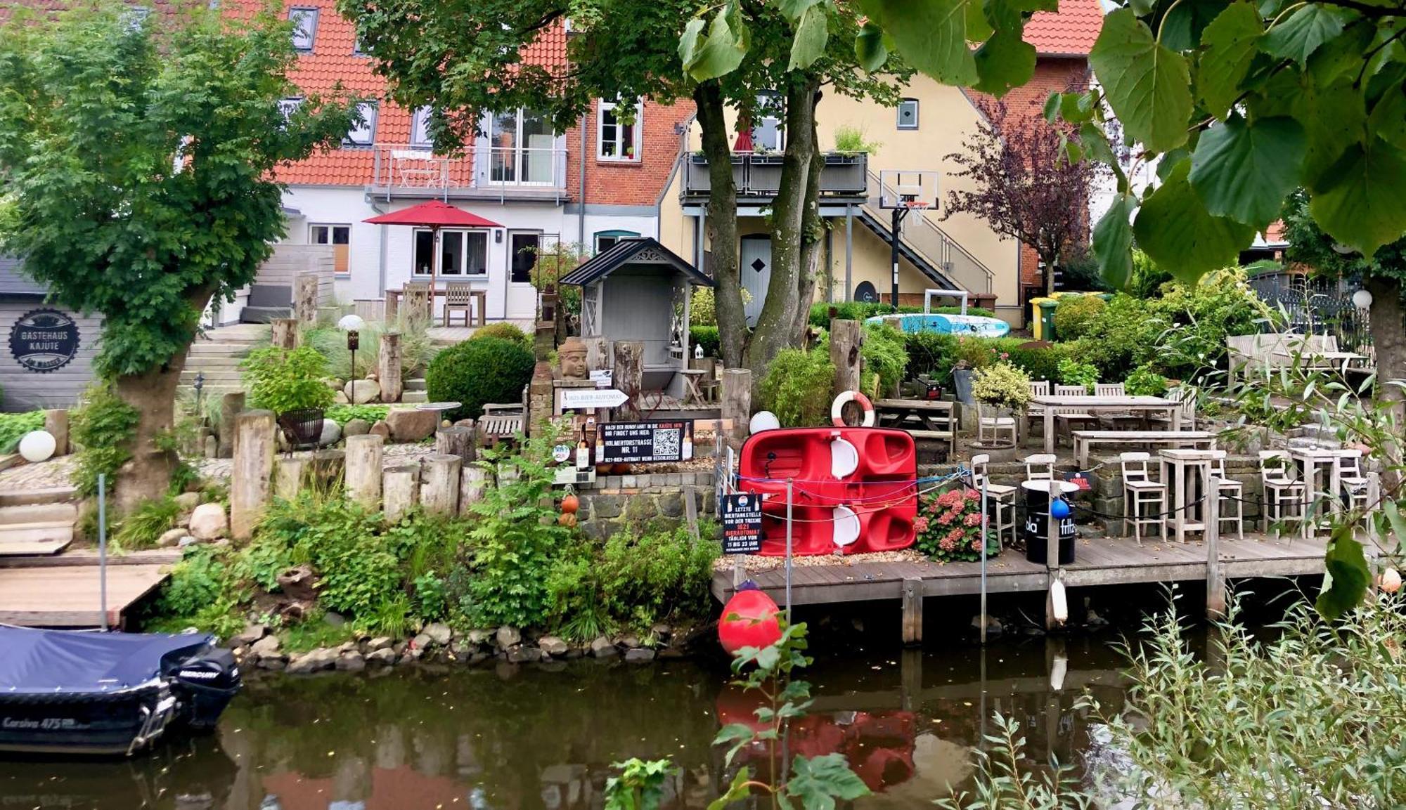 Gastehaus Kajute Direkt Am Wasser Friedrichstadt Buitenkant foto