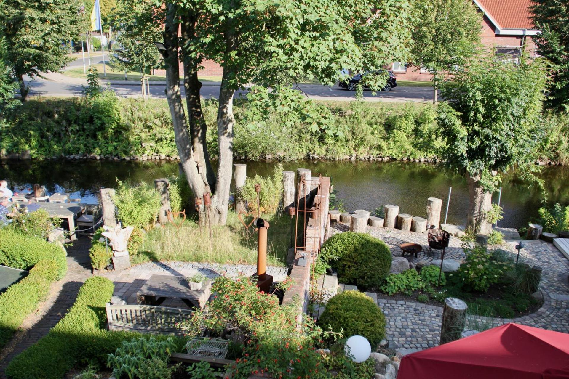 Gastehaus Kajute Direkt Am Wasser Friedrichstadt Buitenkant foto