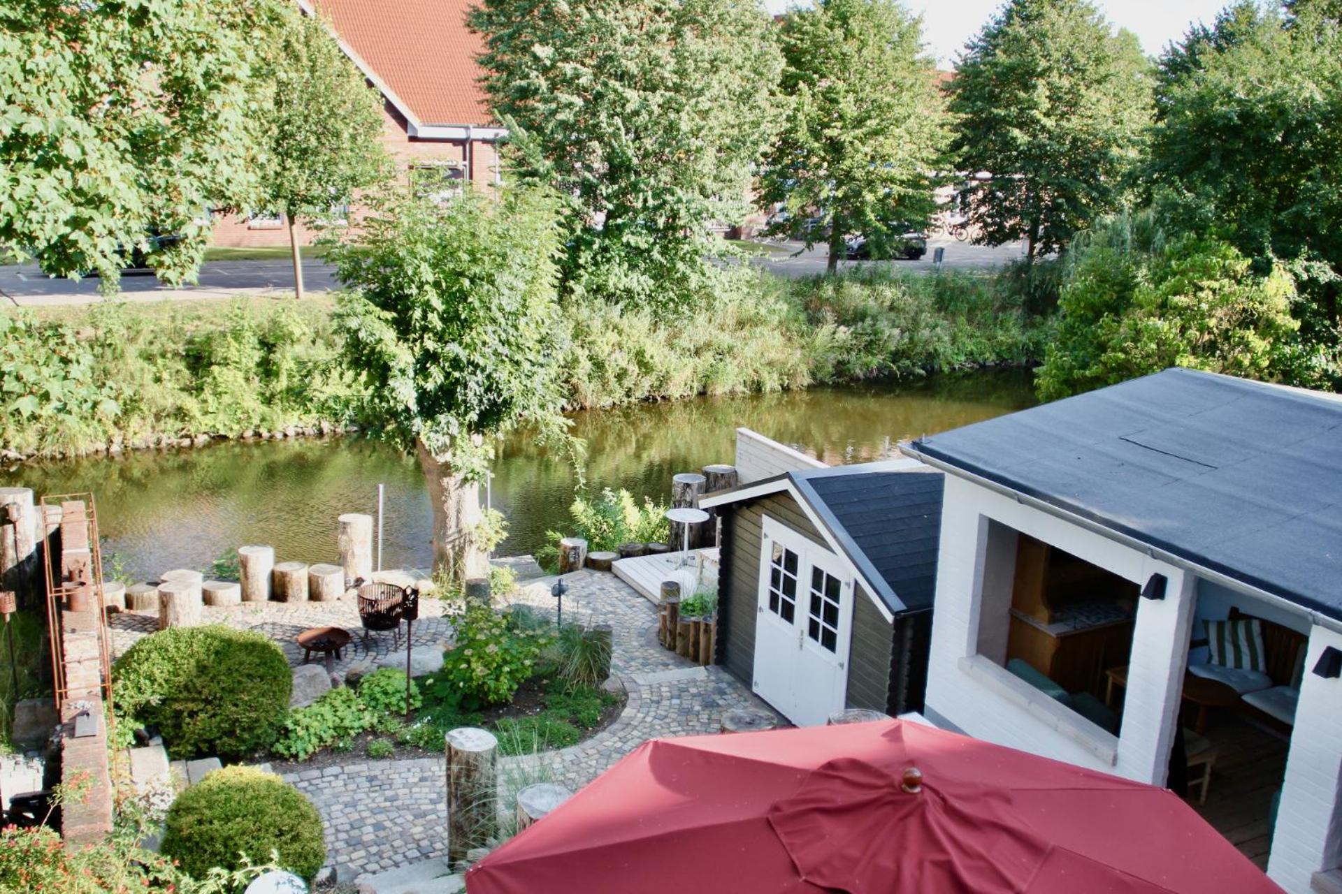 Gastehaus Kajute Direkt Am Wasser Friedrichstadt Buitenkant foto